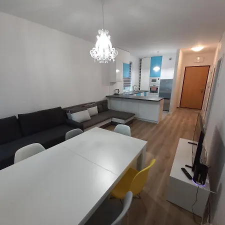 Apartment Mieszkanie 5 *
