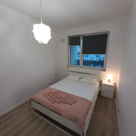 شقة Mieszkanie 5 *